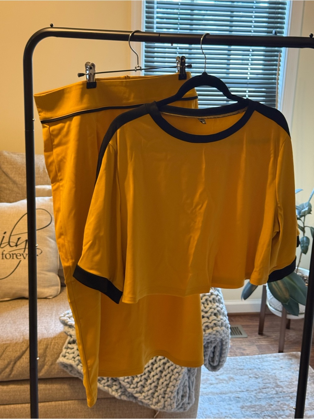 Mustard Yellow Contrast-Trim Women’s Crop Top and Skirt Set